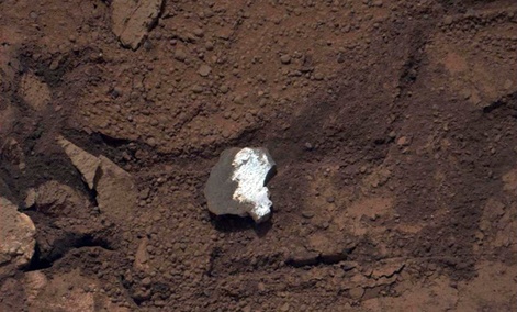 The "Tintina" rock Curiosity cut through in its travels The "Tintina" rock Curiosity cut through in its travels