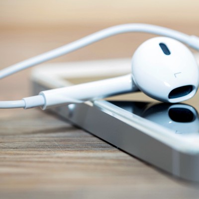 Video: The Inconvenient Truth About Wearing Earbuds - Nextgov/FCW