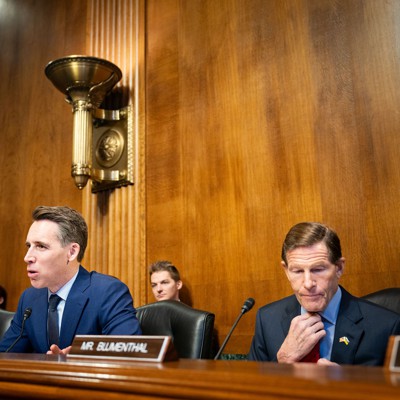 Senators propose federal approval framework for advanced AI systems going to market