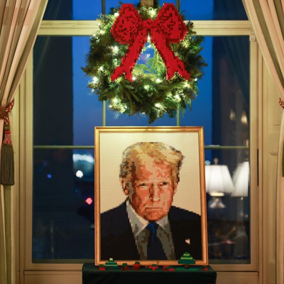 Feds will probably have to work on Christmas Eve, but a holiday miracle would not be unprecedented