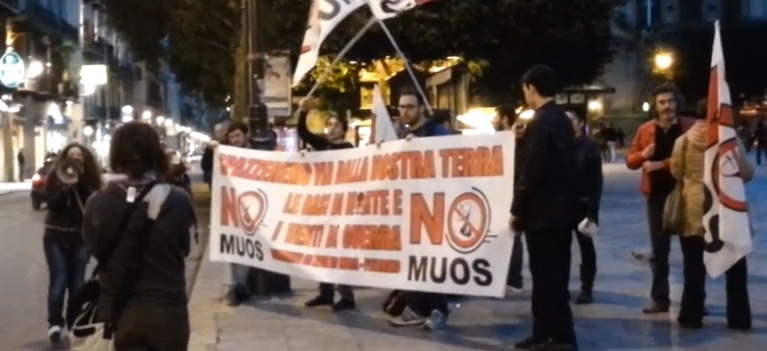 Sicilians protested the MUOS station along Palermo's Via Roma in April.