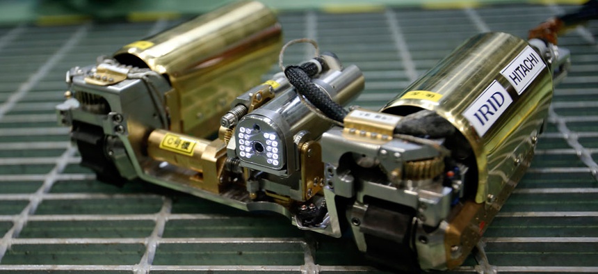 The snake-like robot, developed by Japanese electronics giant Hitachi and its nuclear affiliate Hitachi-GE Nuclear Energy, is ready to examine in April the damage inside Unit 1 reactor at the Fukushima dai-ichi nuclear plant.